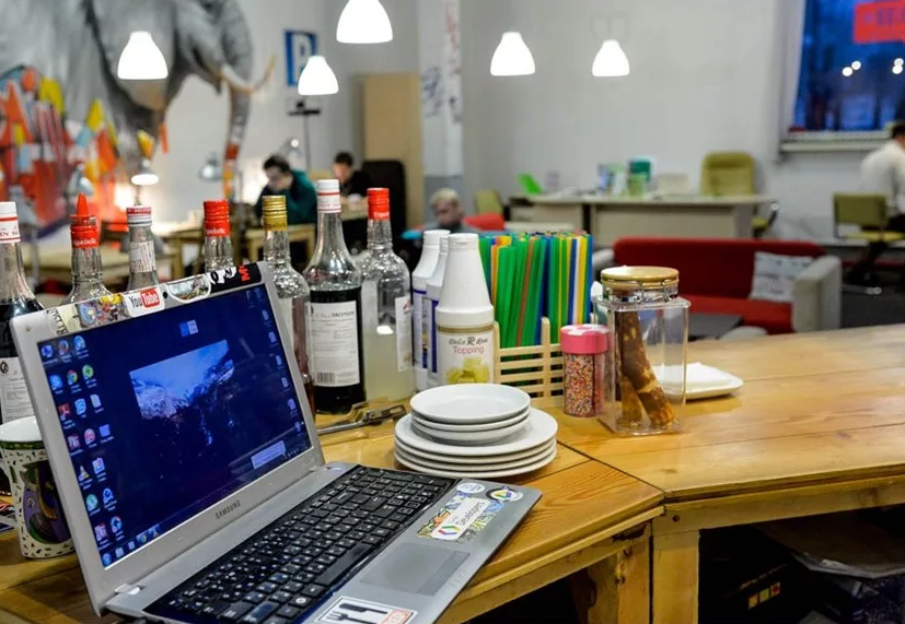 Collaborative founders meeting space